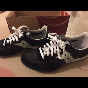 Womens Saucony shoes
